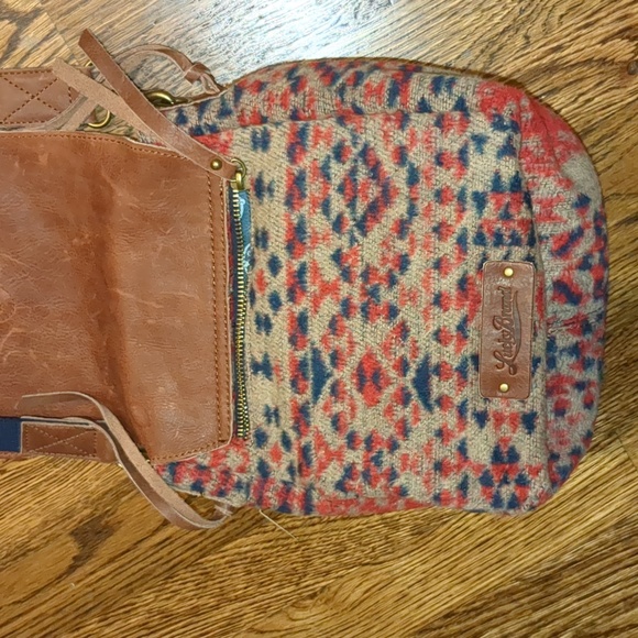 Lucky Brand southwestern crossbody with gold and leather details - Picture 8 of 15